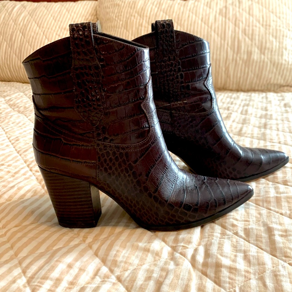 Gibson Latimer Gia Dark Brown Croc Embossed Leather Boots